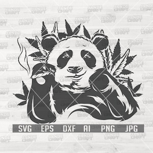 Puede incluir: Una ilustración en blanco y negro de un panda con un pañuelo en la cabeza fumando un porro. El panda está rodeado de hojas de marihuana.