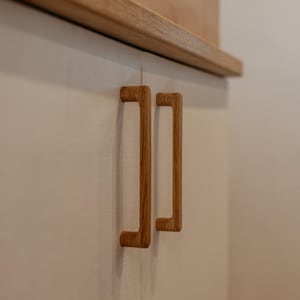 Eikenhouten meubelgreep 255, afgerond design, smal, diverse lengtes. Naturel, keukengrepen, kast, lade, frontgreep, IKEA, greep, hout