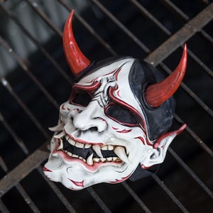 White Oni full face mask Samurai Japanese Demon Hannya white cosplay kabuki Devil Horn Assassin monster halloween