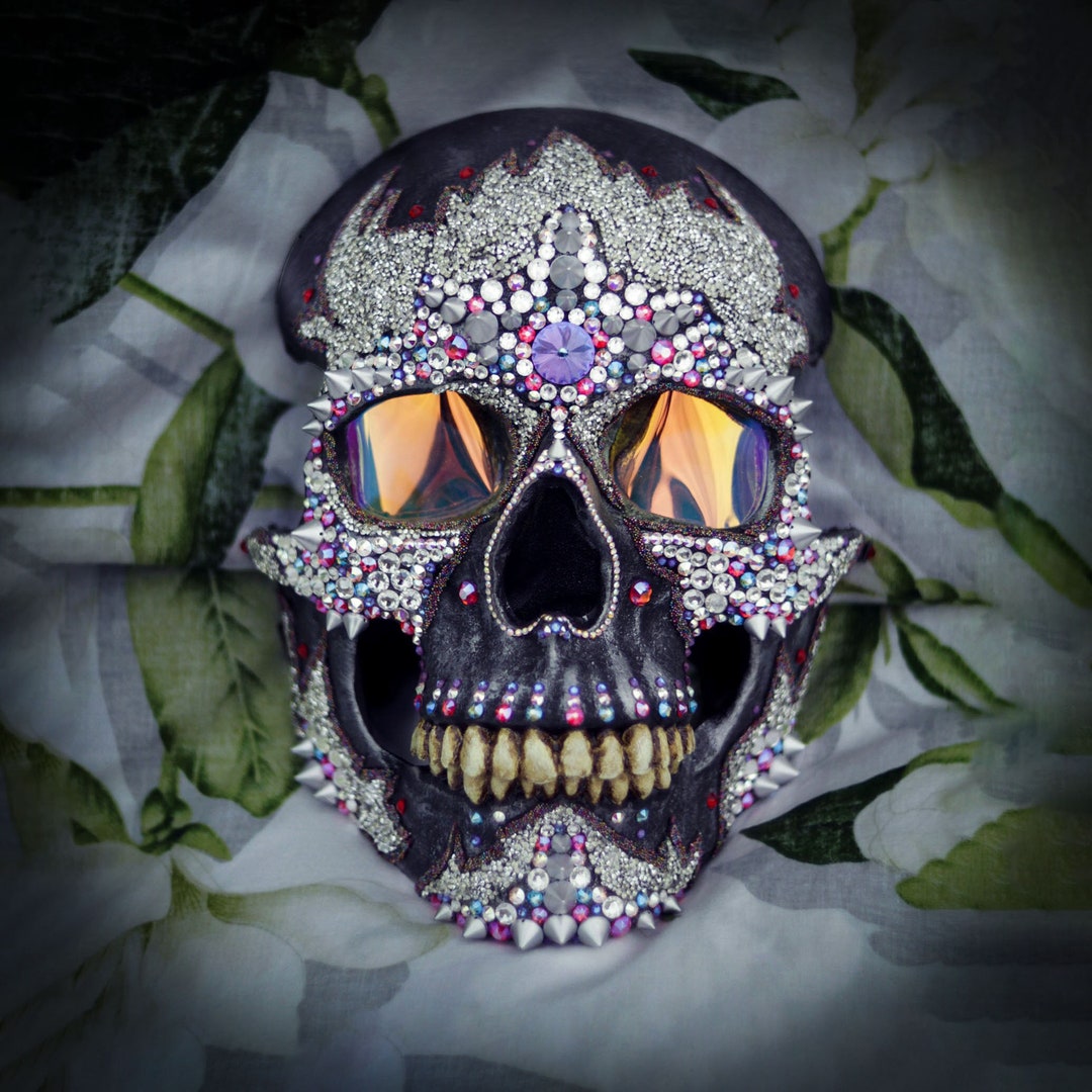 ハロウィン　Xマスにも　288g越えヒマラヤ産水晶の大振りskullハンドメイド ハロウィン Xマスにも 288g越えヒマラヤ産水晶の大振りskull