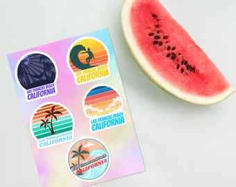 Pakiet naklejek z motywem surferskim i tropikalnym morzem w Las Trancas Beach w Kalifornii
