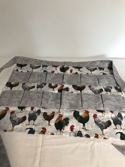 Great Gift for Chicken Coop Accessories 12 Deep Pockets Hold Up to 24 Eggs QPEAK Chicken Egg Collecting & Gathering Apron 