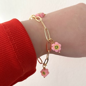 Pulsera de clip de papel hecha a mano, bañada en oro de 24 quilates: Flor sonriente rosa
