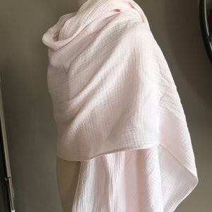 foulard chèche étole ou snood en double gaze de coton rose clair