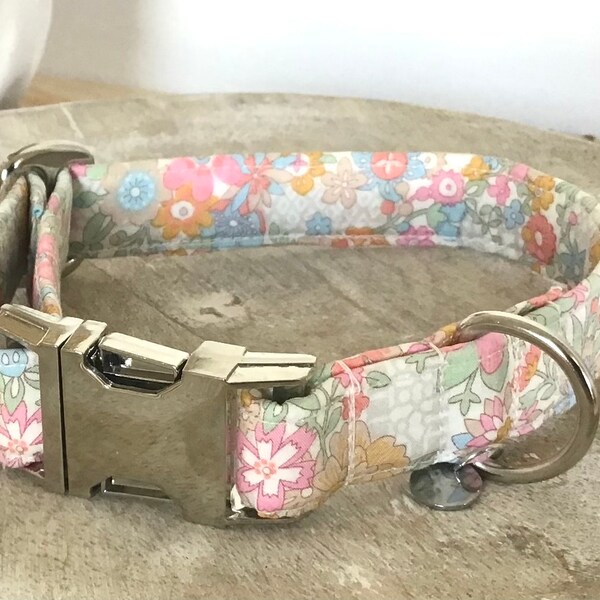 Collier chien à fleurs Liberty