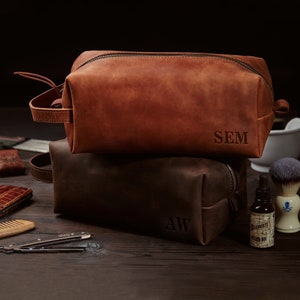 Custom gift for him, Fathers day mens gift, leather toiletry bag, custom leather dop kit, birthday gift, engraved cosmetic bag gift for men