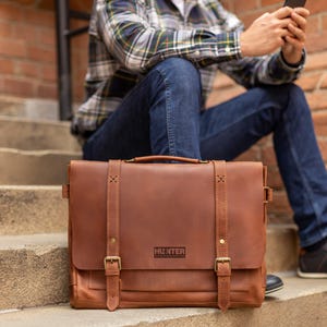 Porte-documents avec logo personnalisé, sac à bandoulière en cuir pour lui, sac messager en cuir, porte-documents d'affaires en cuir pour homme, sac pour ordinateur portable en cuir pour homme