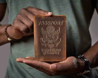 Couverture de passeport personnalisée, portefeuille de passeport gravé, pochette de passeport personnalisée, porte-passeport, cadeau du meilleur voyageur avec monogramme