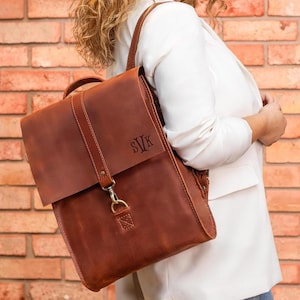Large leather backpack, laptop backpack for women, minimalist modern backpack, city backpack for running errands, leather bag for work