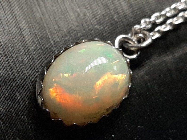 14 x 11mm Natural Welo Opal 2.4 Cts. Sterling Silver Pendant Sparkly Colorful With Vibrant Flash 1.0 inch Drop Pendant W18 Inch Chain