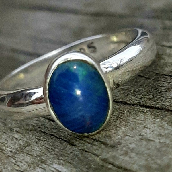 Australian Blue Opal Ring, Firey Opal Doublet Ring, Opal 1.5 Ct Sterling Silver Ring, Sz 6.0 U.S.  Well Made Ring Deep Blue Tones and Glow