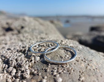Anillos texturizados de plata de ley hechos a mano