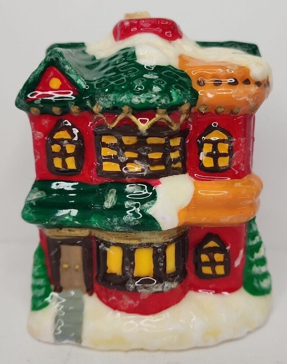 Vintage christmas house candle 3.75" sku h184