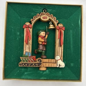 1977 Hallmark Twirl-About Tree Trimmer Collection Ornament U59
