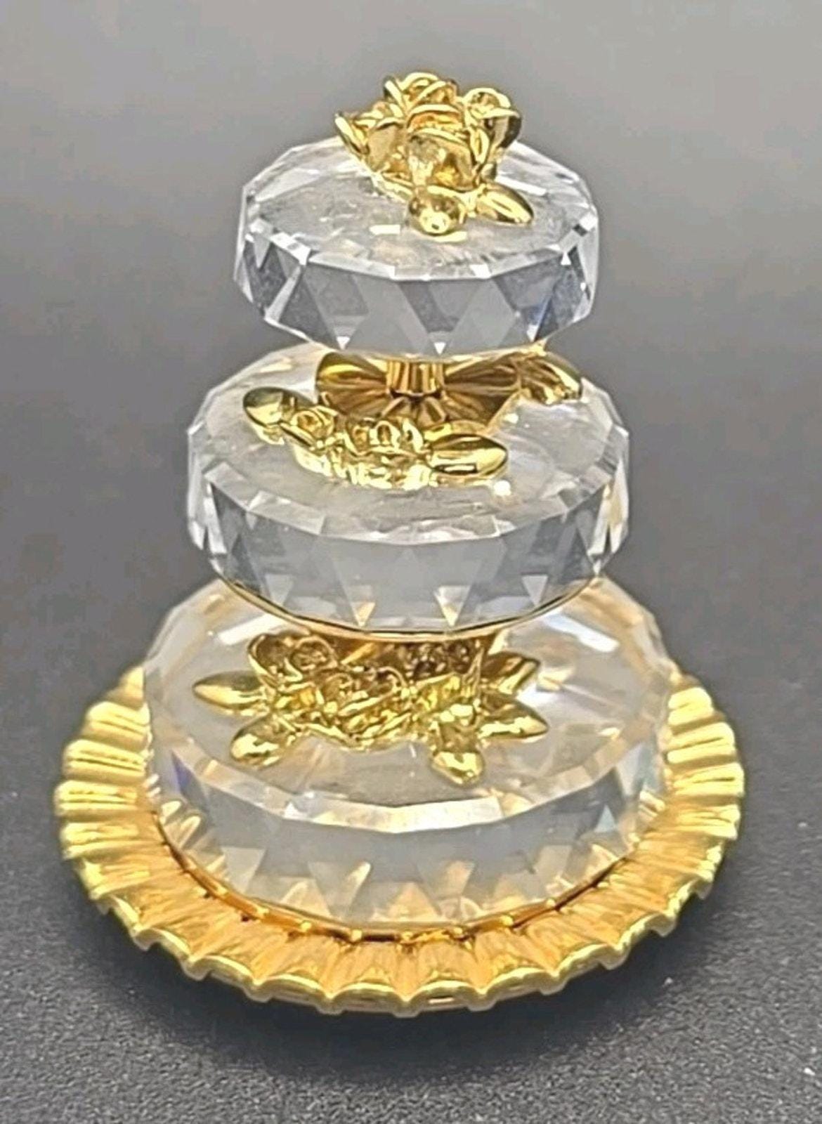 Swarovski Crystal Memories ケーキ 置物 Swarovski Tier Cake Wedding Figurine Crystal Memories in Box PB24
