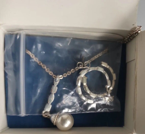 Avon pearl drop gift set silvertone neckace about… - image 8