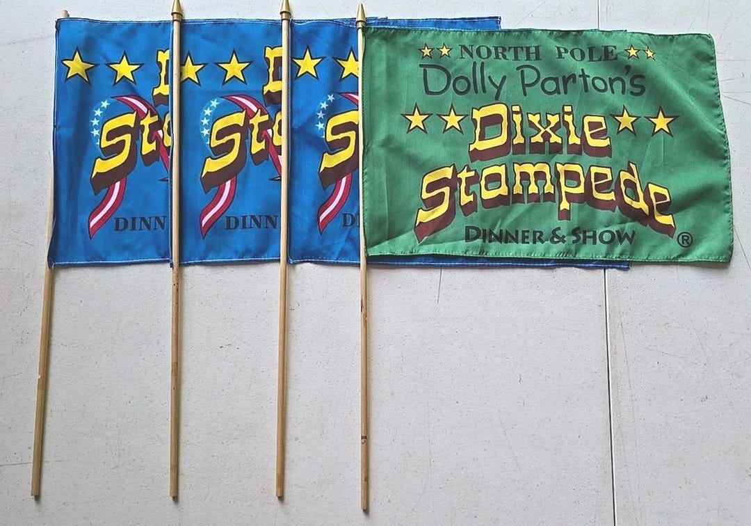 Dolly Parton\'s Dixie Stampede Dinner Show Attraction Blue Flag 17\