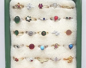 Vintage 30 Fancy Rings Green Display Gumball Vending Machine Display