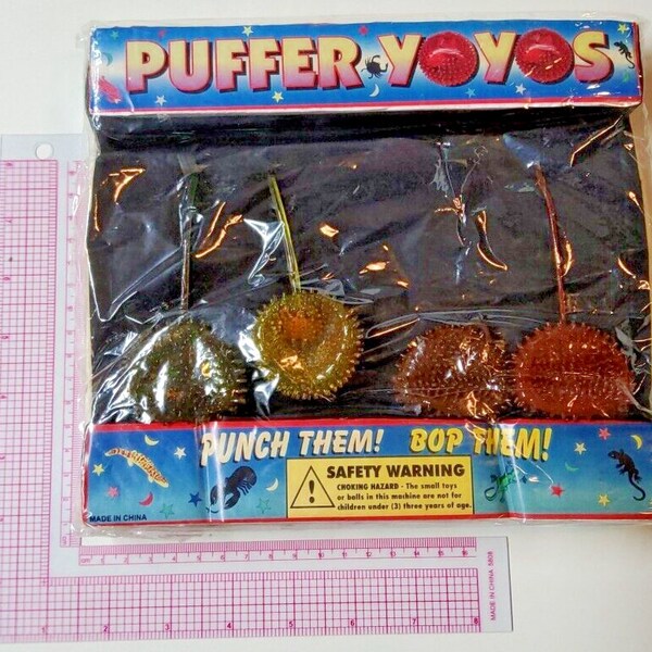 Vintage Vending Display Board Puffer Yoyos 0351