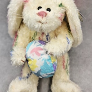 1993 Ty Beanie Baby Attic Treasure Collection &quot;Georgia&quot; Retired Color Bunny BB22