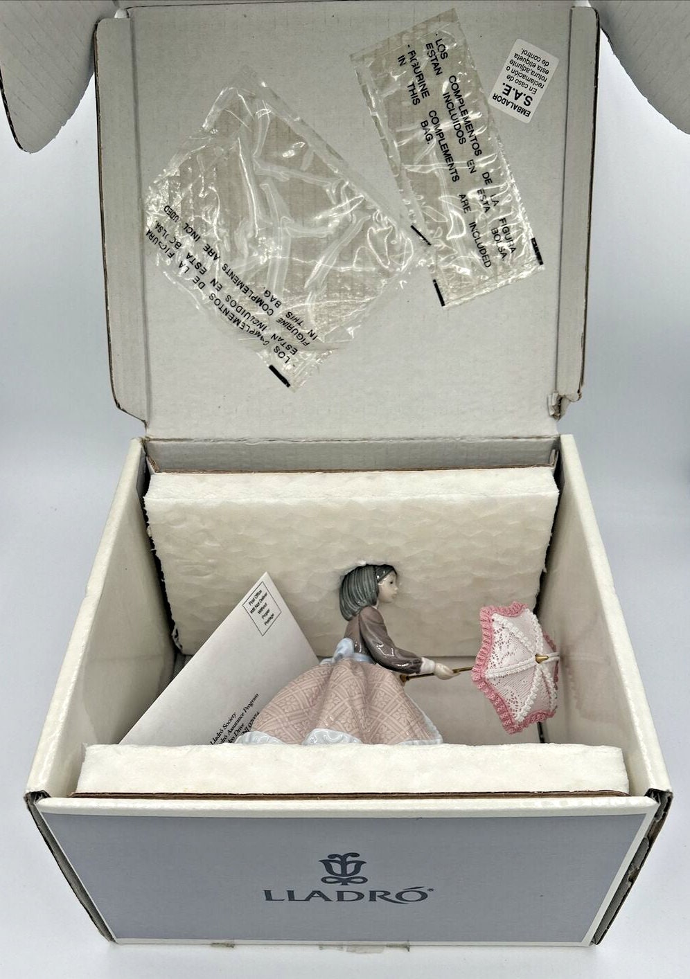 Lladró 05210 Jolie Lady Opening Umbrella Porcelain Figurine in Box