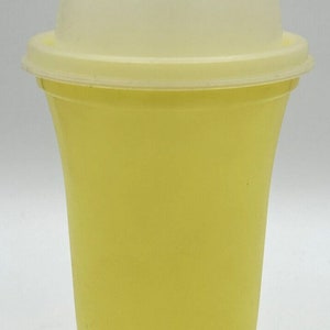 vintage Tupperware #844-12: Quick Shake mixer w/ internal strainer - works  perfect