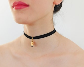 Black Velvet Choker with Vintage Pendant/Victorian Necklace/Velvet Necklce