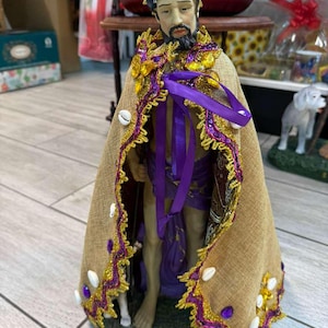 SAN LAZARO/San Lázaro/Estatua de yeso de 33" de alto con capa de arpillera decorada por sublimación con caracoles y pedrería/Miami/Hialeah 18"