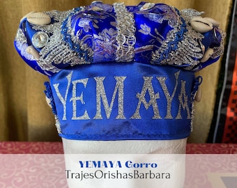 YEMAYA Silver/Gorro de santo/Gorro Orisha/:Gorro en satin brocado « Strass », avec apliques de cristal, piedras decorativas, y caracoles.