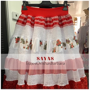SAYA SANTO Shango Luxury/Saya Can Can forrada/Piezas de satín sublimado, vichy, cintas de raso,tela bordada y encajes/Cinturilla de lycra