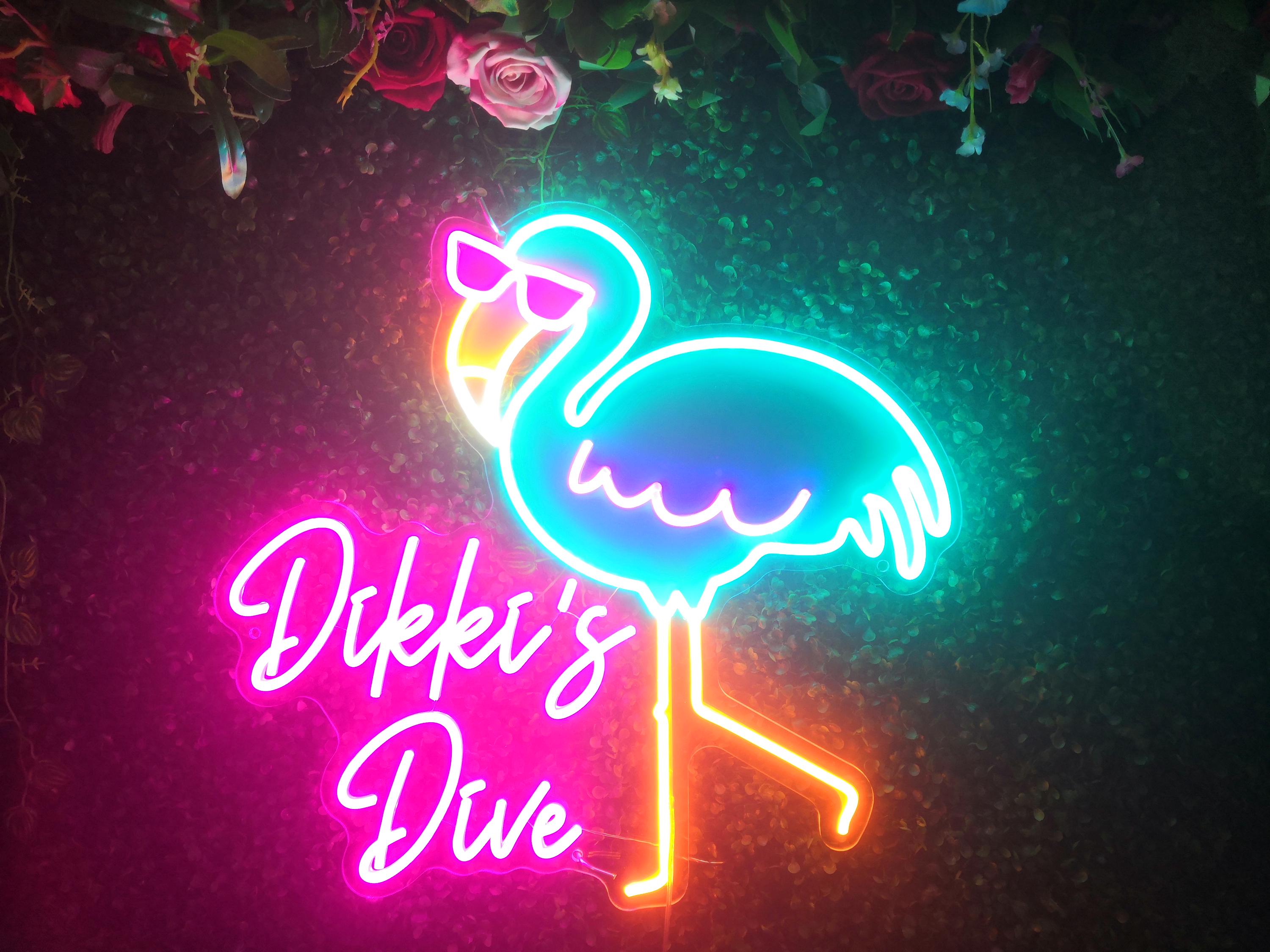 Veilleuse LED Néon Flamant Rose - Alimentation Par 3 Piles AA - Décoration Chambre, Fête, Anniversaire - 19,5x29 Cm