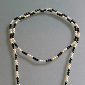 Necklace with pearls and onyx, replica of painting Mary of Burgundy (ca. 1479)
