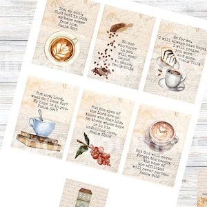 Könnte beinhalten: Acht druckbare Karten mit Kaffee- und Tee-Motiven und inspirierenden Bibelversen. Die Karten haben eine Vintage-Ästhetik mit braunem und weißem Hintergrund und handschriftlichem Text. Die Verse stammen aus Psalm 62:5, 25:38, 71:14, 39:7, 33:18 und 9:18.