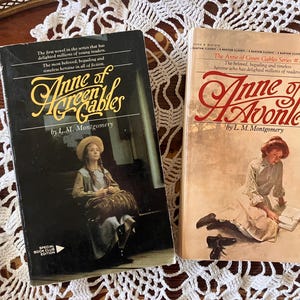 Anne of Green Gables Book Bundle: Vintage Paperback Set