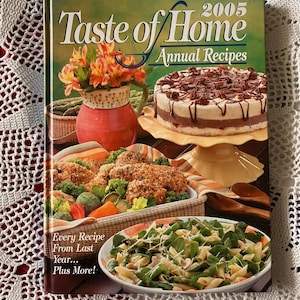 2005 Taste of Home Cookbook: Vintage Hardcover Recipe Collection