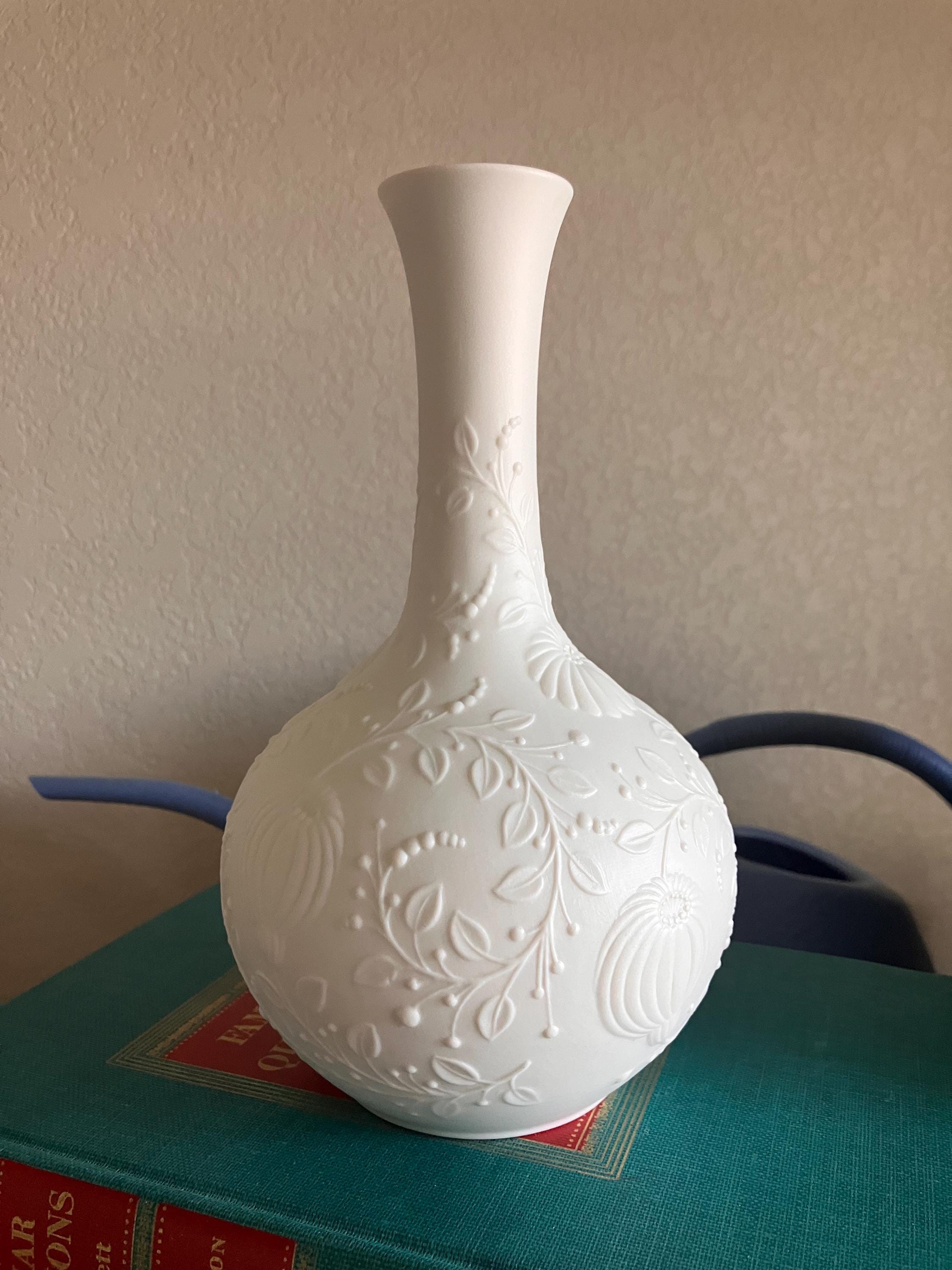 AK Kaiser White Bisque Porcelain Bud Vase: Mid-Century Modern German Floral Decor