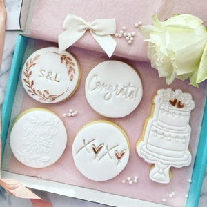 Engagement biscuits, wedding biscuits, engagement cookies, engagement gift, wedding favours