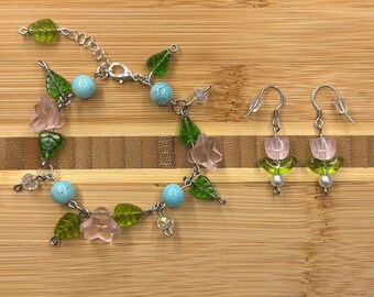 Bracelet et boucles d'oreilles faits main en perles roses à fleurs, bijoux floraux cottagecore en acier inoxydable