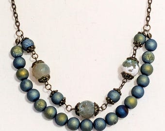 Conjunto de collar Boho Blue Druzy Agate, collar de cadena de latón antiguo de múltiples hebras, joyería artesanal Green Iris.