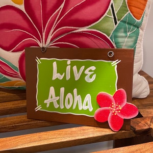 Live Aloha Wood Sign, Hawaii Theme Wall Art Decor, Handmade Tropical Decor, Hawaiian Words and Phrase Sign, Custom Tiki Bar Signs, Plaques.