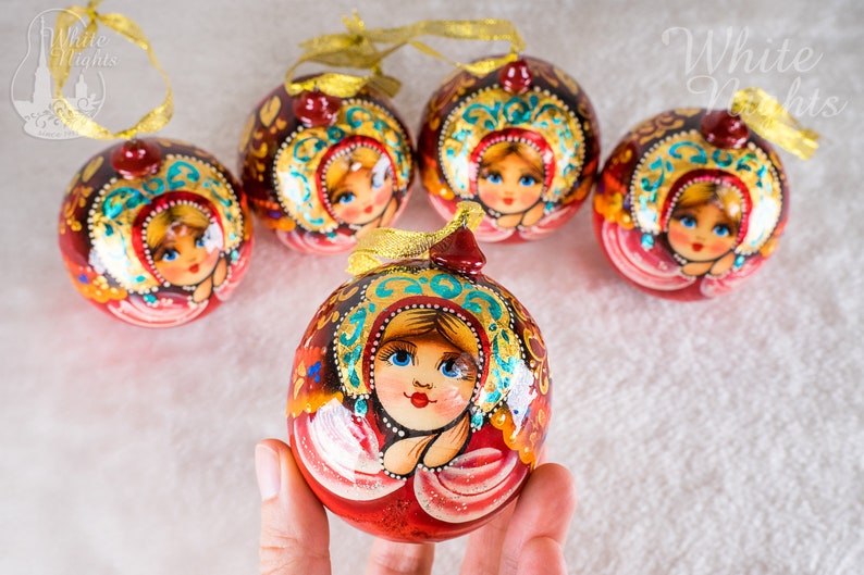 Russian beauty Wooden ball 2.36 6cm hand painted Christmas tree ornament Christmas decoration