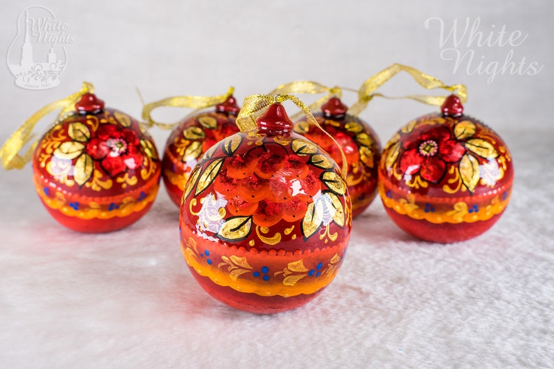 Russian beauty Wooden ball 2.36 6cm hand painted Christmas tree ornament Christmas decoration