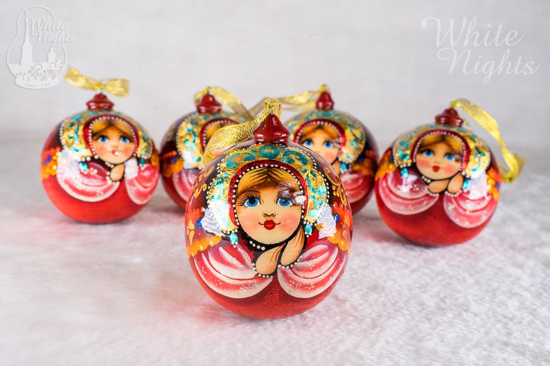 Russian beauty Wooden ball 2.36 6cm hand painted Christmas tree ornament Christmas decoration