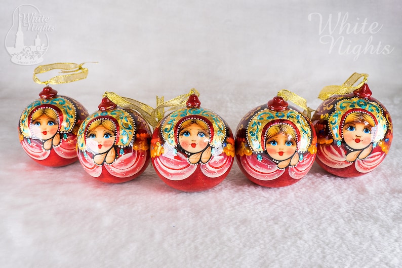 Russian beauty Wooden ball 2.36 6cm hand painted Christmas tree ornament Christmas decoration