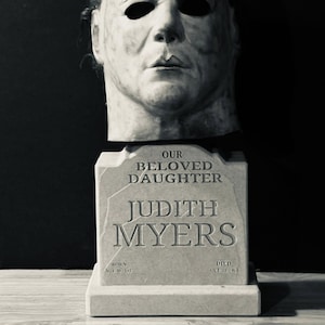 Judith Myers Tombstone Mask Stand | 3D Printed Halloween Display | Horror Collectible