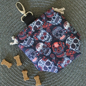 Dog treat bag/pouch - Sculls
