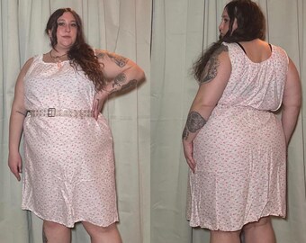 1970s Cotton Nightgown. White with Pink Ditsy Florals. Lace Trim and neckline. No tag,  Fits 3X