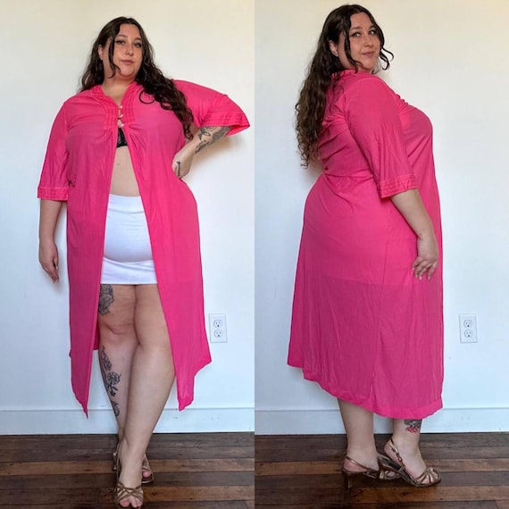 1970s Pink Maxi Robe. Three buttons at the top. E… - image 1