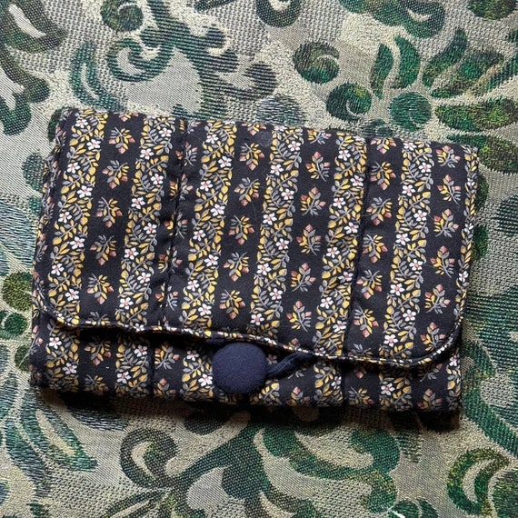Vintage Handmade Quilted Wallet with Trifold Fron… - image 1