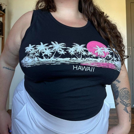 1980s Hawaii Tank.  Black with Pink and White det… - image 5
